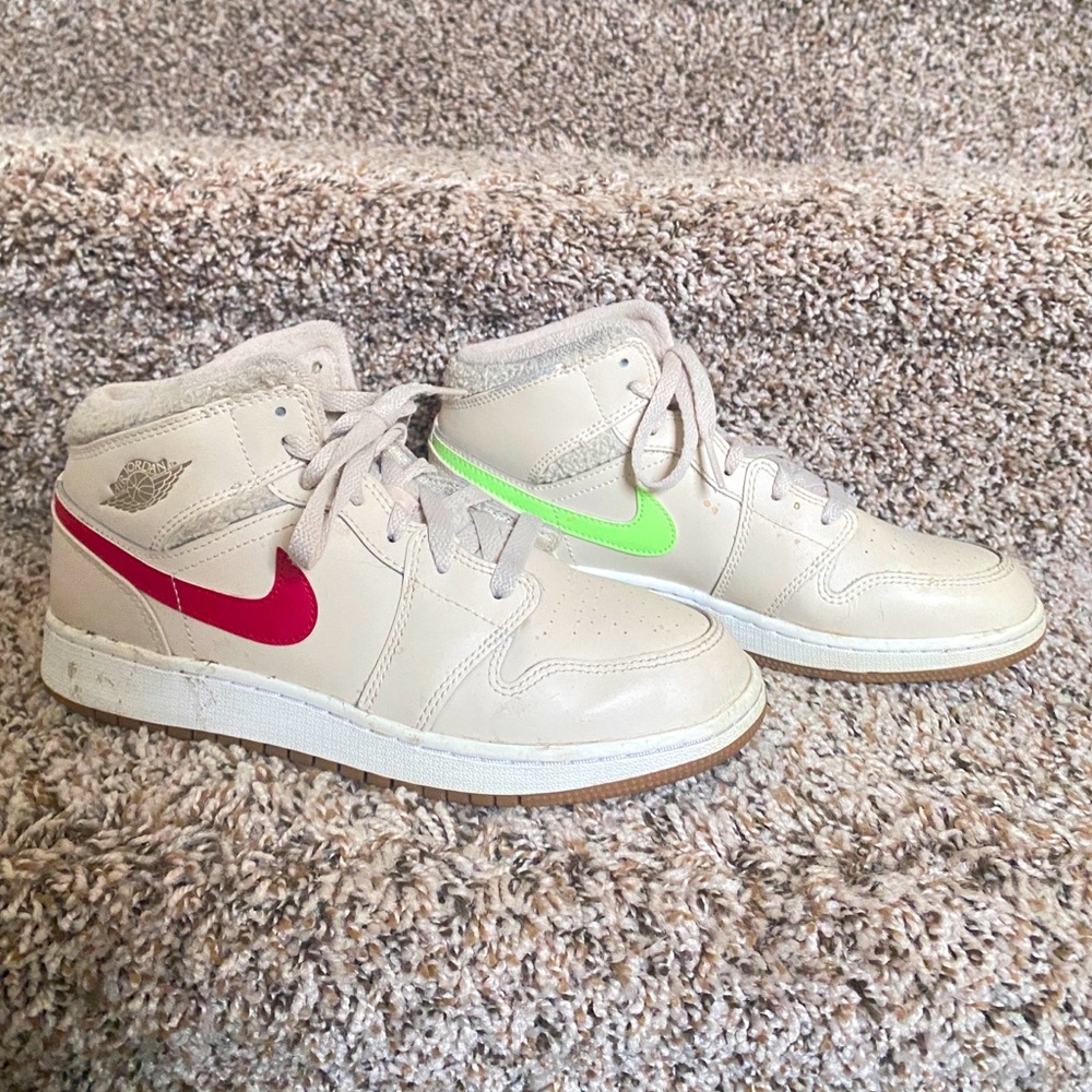 Nike Air Jordan 1 Mid Shoes